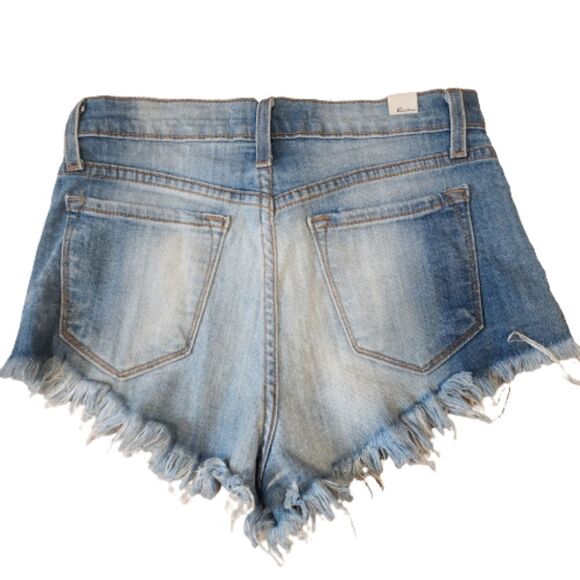 KanCan distressed short shorts S - Picture 2 of 4